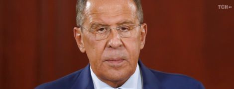 Лавров хотел пошутить над Порошенко - и оконфузился. В Сети его троллят из-за неудачной реплики