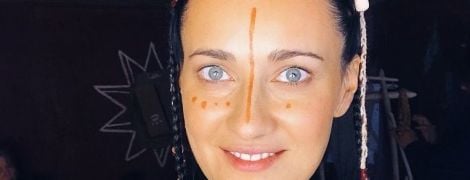 Соломия Витвицкая с разрисованным лицом и в старинной одежде стала трипольской женщиной