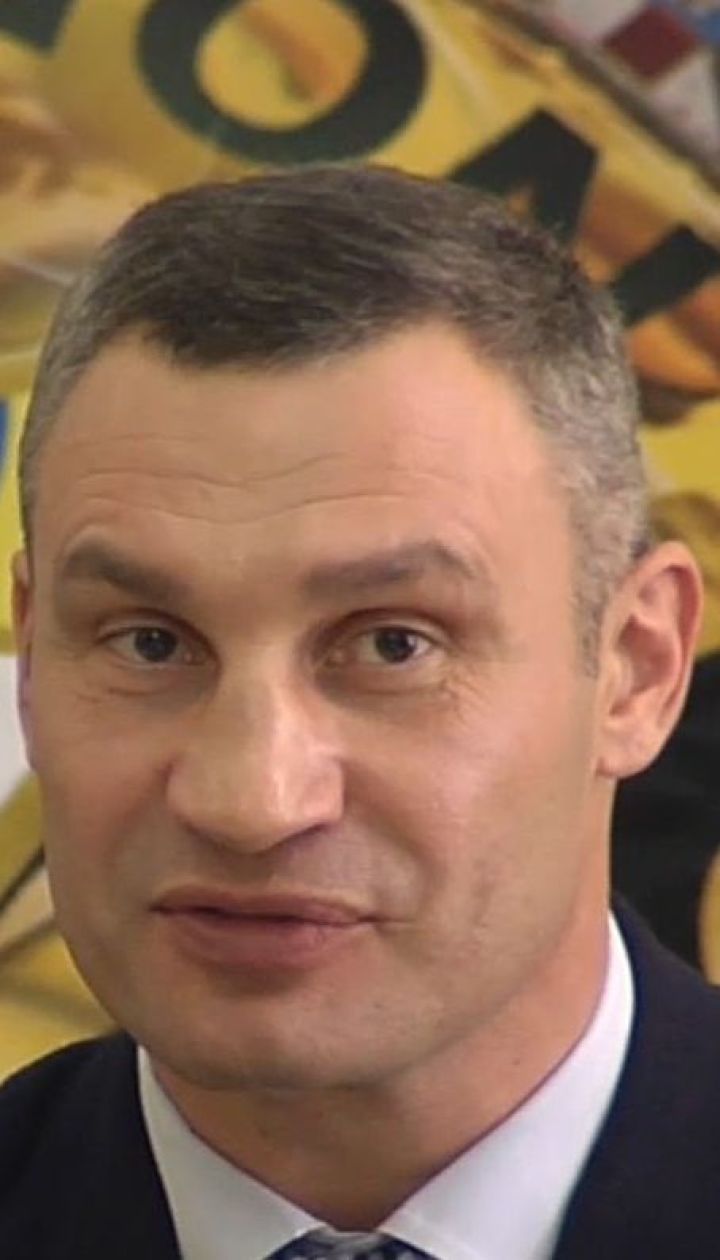Виталий Кличко намекнул, что проведет необычную встречу с Ленноксом Льюисом