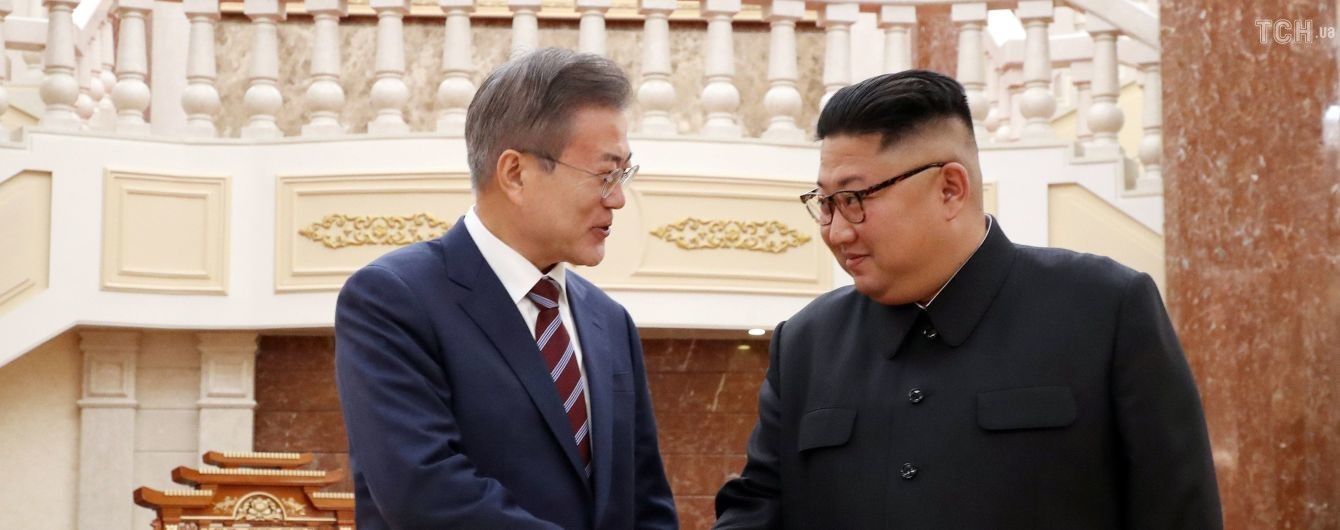 Ким Чен Ын подарил двух собак президенту Южной Кореи