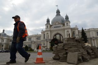 Теплі батареї, додатковий вихідний та переведення годинників. Що на українців чекає у жовтні