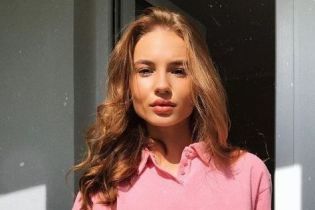 Лола из сериала "Школа" выпустила свою первую песню