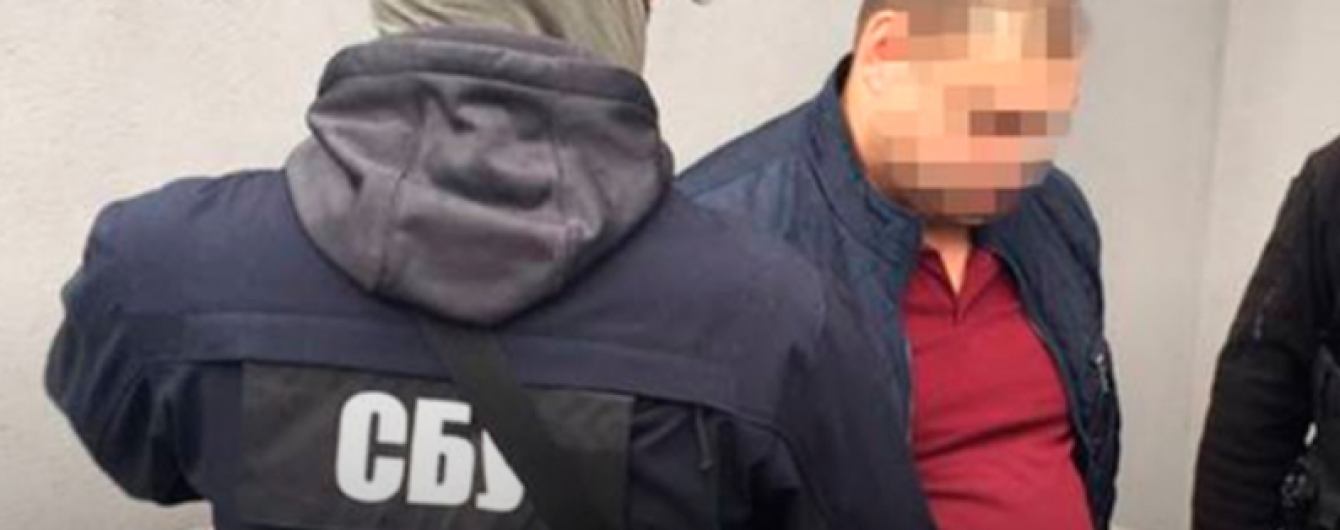 Патрульный требовал взятку за права, которые отобрал в водителя