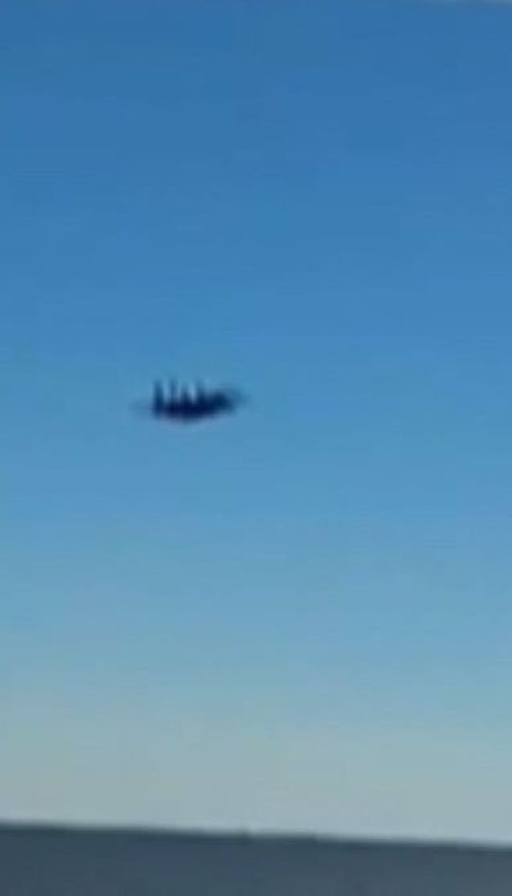 Провокація від російської армії. Винищувач СУ-27 пролетів біля кораблів ВМС України