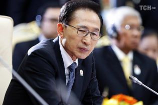 Экс-президента Южной Кореи приговорили к 15 годам заключения за коррупцию