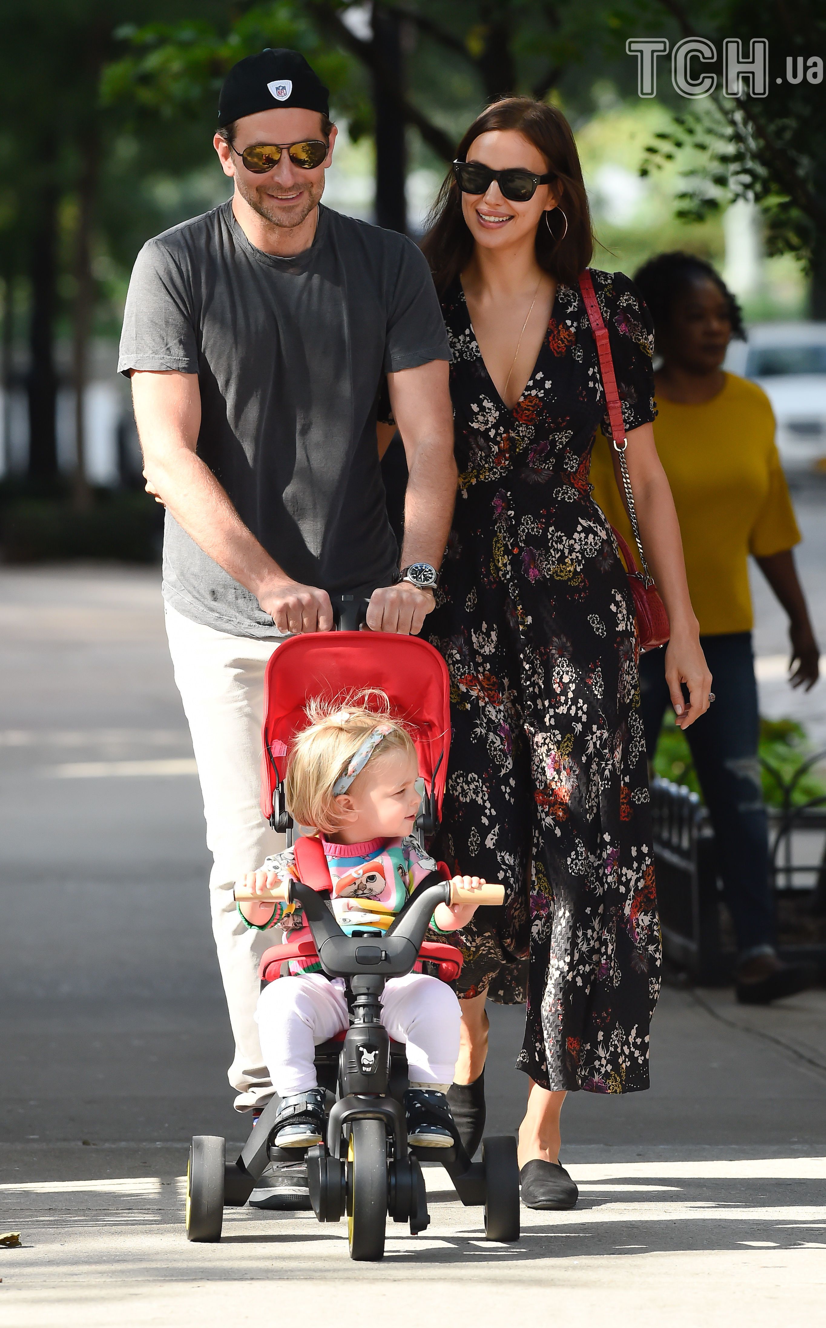   Irina Sheik and Bradley Cooper 