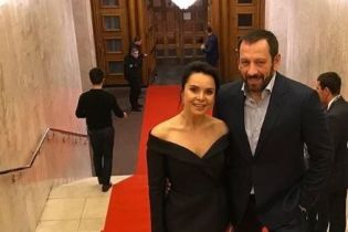 Елегантна Подкопаєва з оголеними плечима зводила нареченого з США на захід до Кличка