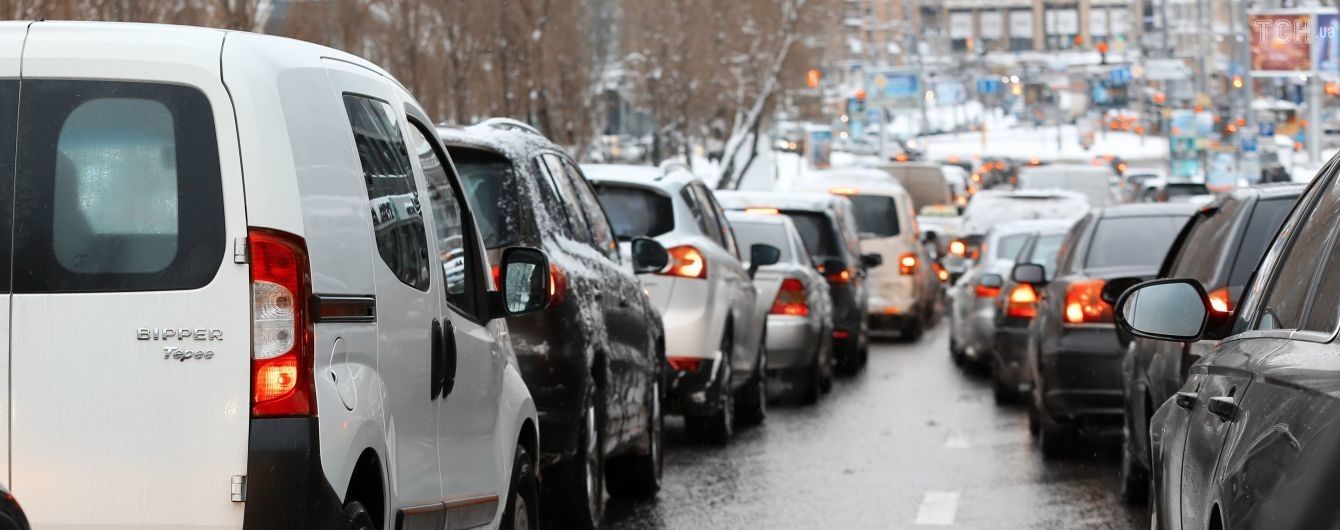 Столицю скували ранкові затори