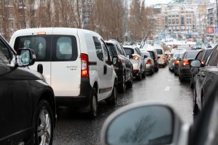 Столицю скували ранкові затори