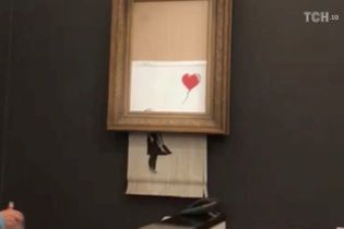 Самоуничтожение картины Бэнкси. Покупатель рассказала о дальнейшей судьбе "Девочки с шаром"