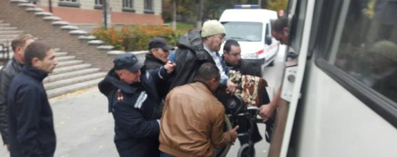 Мощные взрывы на военном складе возле Ични: эвакуировать должны до 20 тысяч человек