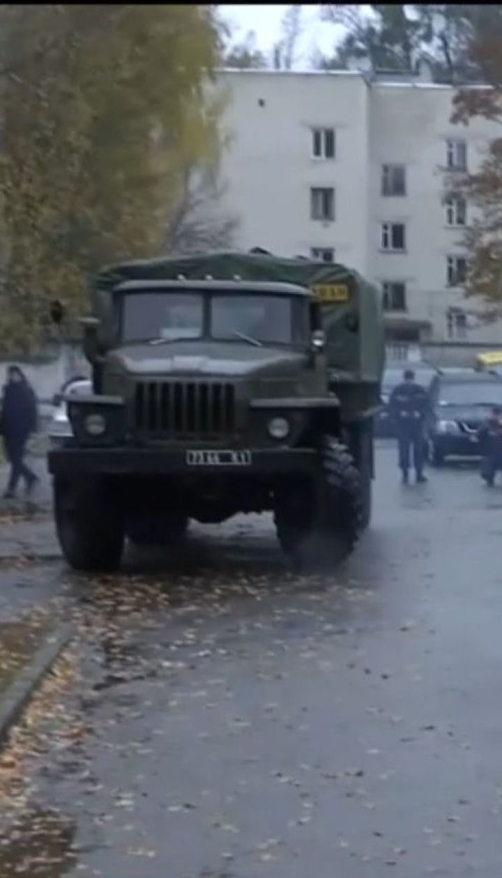 Взрывы на складе боеприпасов возле Ични звучат непрерывно