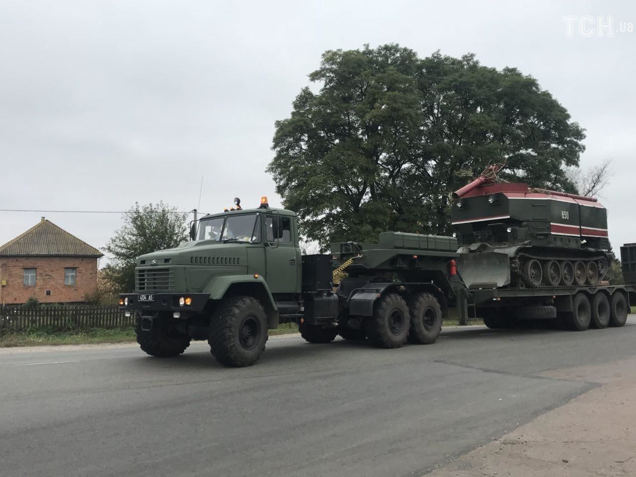 Спецтранспорт прямує до Ічні_3