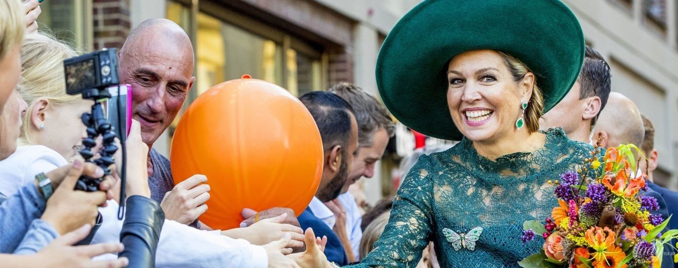 В кружевном изумрудном платье: эффектная королева Максима на торжественном мероприятии