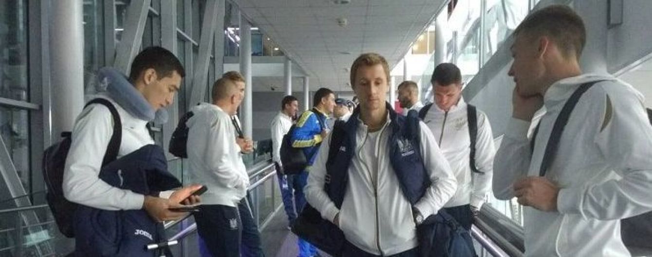 Сборная Украины улетела в Италию на товарищеский поединок