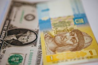 Заступник глави НБУ розповів, чому падає гривня і що з нею буде перед виборами