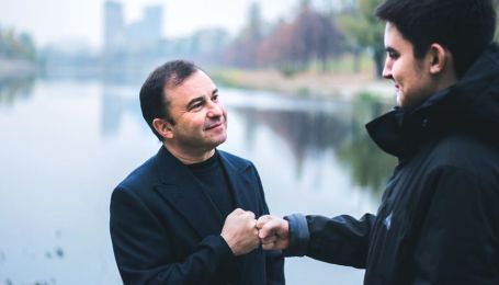 "Начали неметь ноги и за неделю его скосило". Павлик рассказал, как узнал о болезни сына