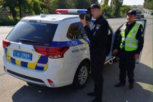 Власник авто не повинен платити штраф під час автофіксації порушення – адвокат