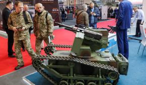 Презентація новітніх розробок та враження іноземців: як у Києві відбувається виставка зброї