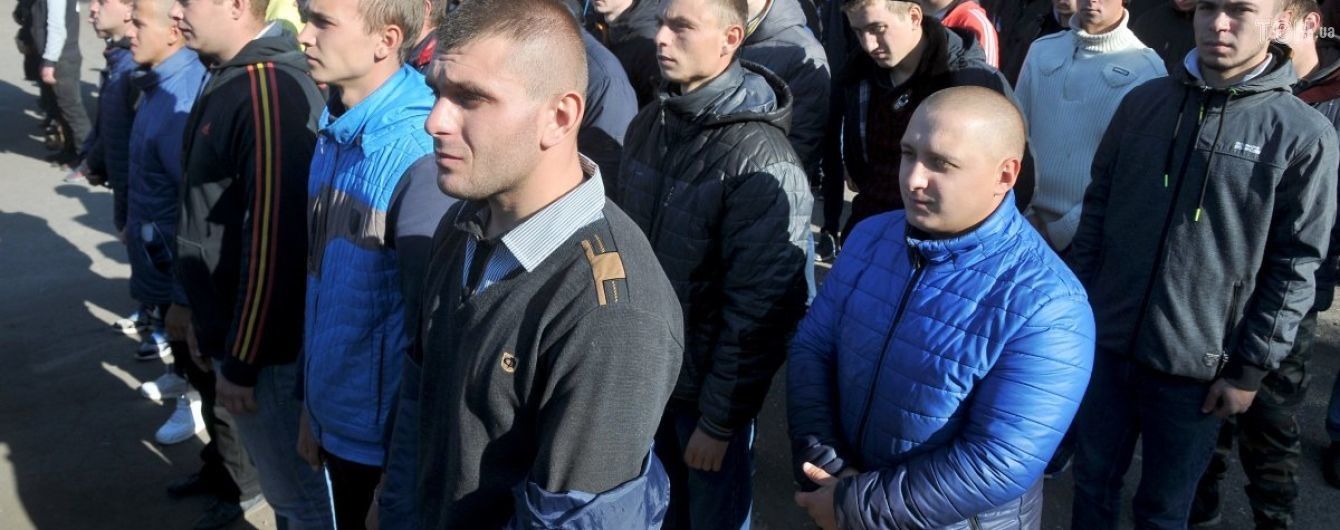 У військкоматі б’ють на сполох: призовна кампанія у Києві на межі зриву