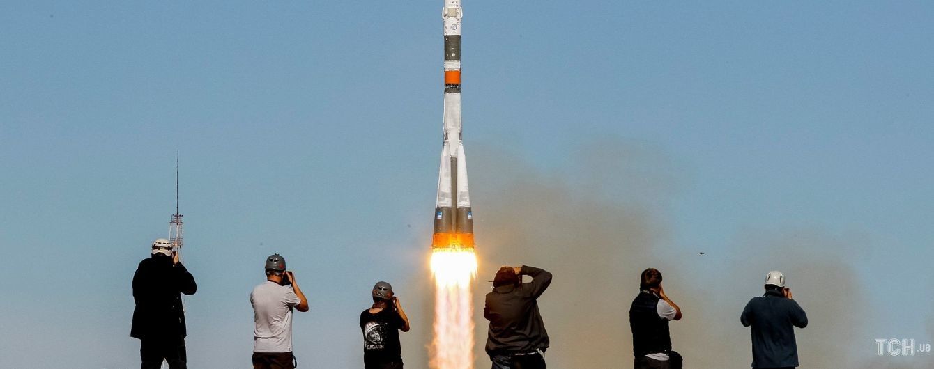 Призывы к молитвам за автокефалию и последствия аварии российского "Союза". Пять новостей, которые вы могли проспать