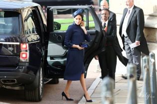 В наряде от Givenchy и экстравагантной шляпке: герцогиня Сассекская Меган в красивом образе прибыла на королевскую свадьбу