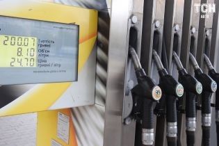 В Украине более 1,5 тысячи АЗС продают контрабандное горючее - эксперт