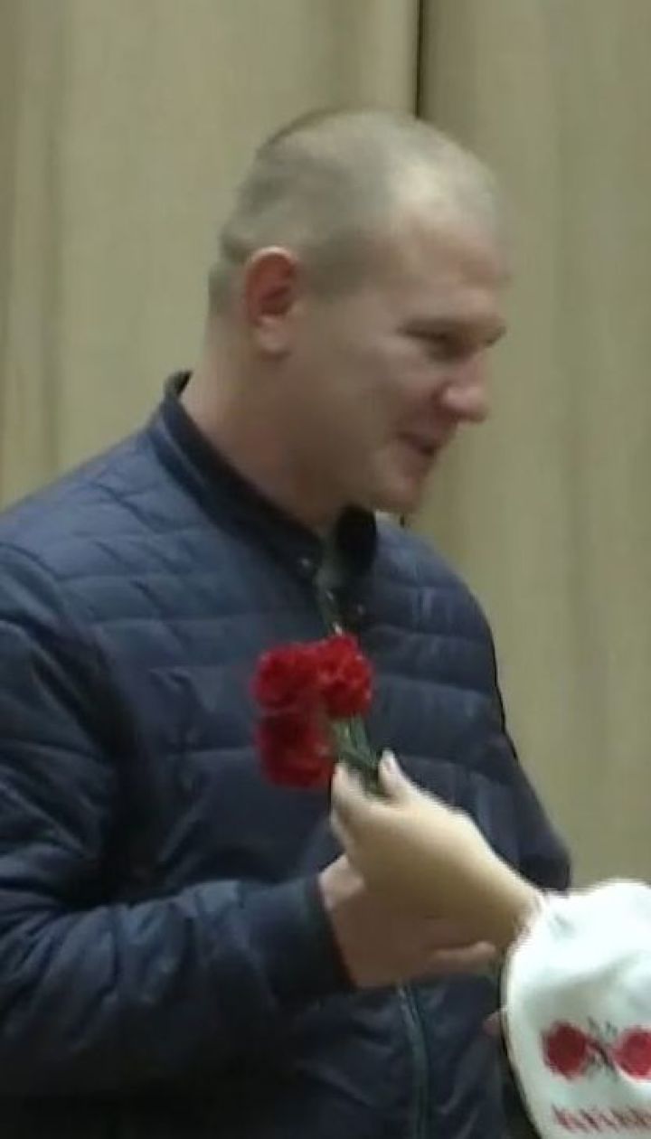 Киборги, которые до последнего защищали Донецкий аэропорт, получили награды ко Дню защитника Украины