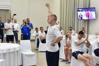 Зінченко у капцях станцював під Майкла Джексона, а новачки із Шовковським заспівали