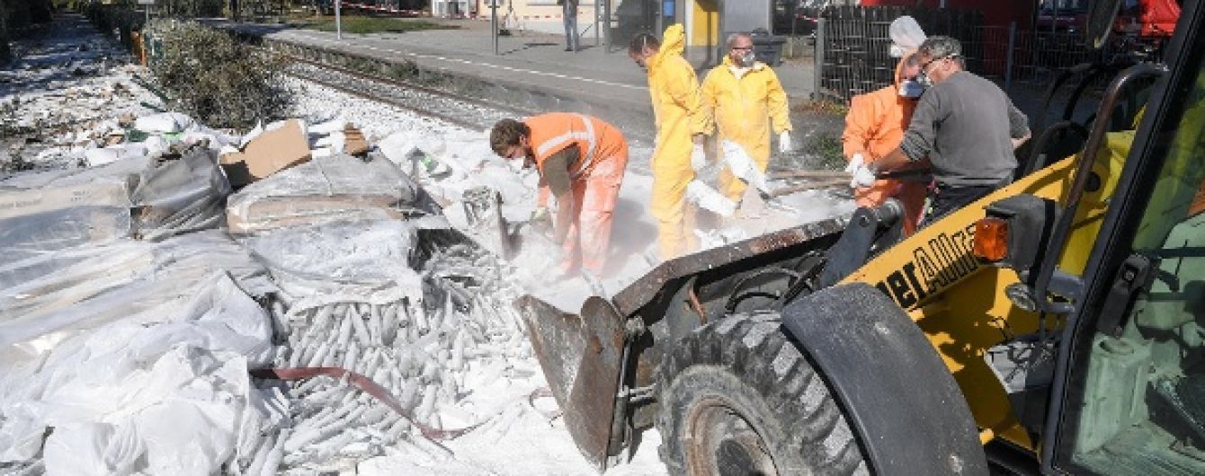 У Німеччині потяг зіткнувся з фурою, 17 постраждалих