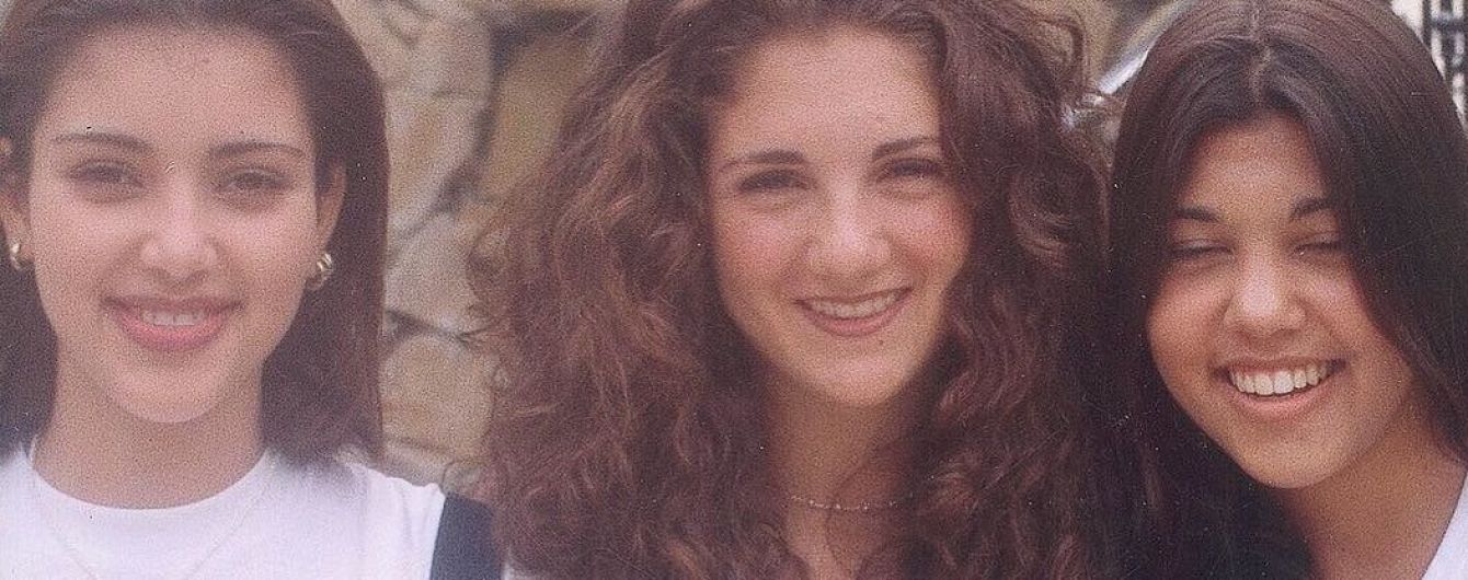 Не узнать: Ким Кардашьян снова показала, как выглядела в школьные годы