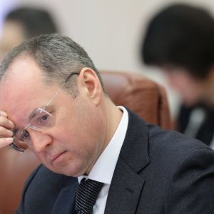 У Мінську на переговорах щодо Донбасу Кучму замінив радник президента