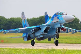 В Винницкой области во время учений упал самолет Су-27