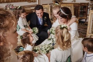 За кулисами свадьбы: принцесса Евгения поделилась еще одним трогательным снимком с поклонниками