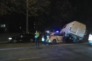 Патрульні влетіли у "Газель", яка зробила неочікуваний розворот