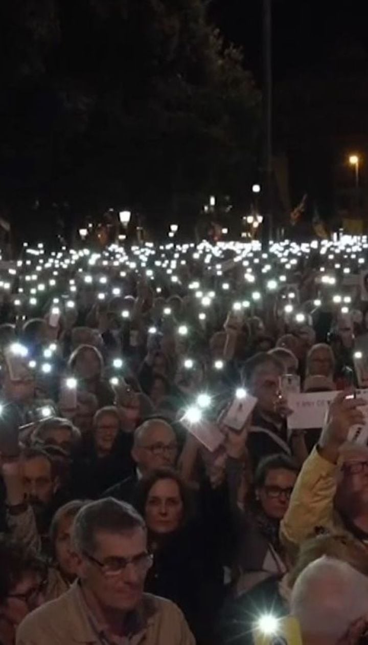 Річниця затримань у Каталонії: тисячі людей вимагали звільнити заґратованих політиків та активістів