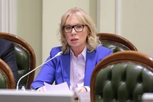Денисова сравнила получения гражданства РФ жителям ОРДЛО с "паспортизацией" в Крыму и призвала мир отреагировать на указ