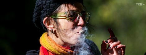 Мало "травки": в канадских магазинах закончилась марихуана через несколько дней после легализации