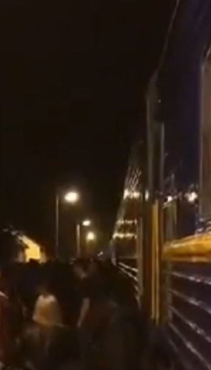 Пасажирів поїзда "Миколаїв-Київ" евакуювали через загрозу вибуху