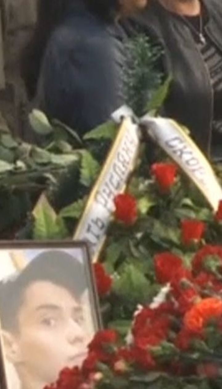 На главной площади Керчи похоронили 17 жертв атаки в колледже