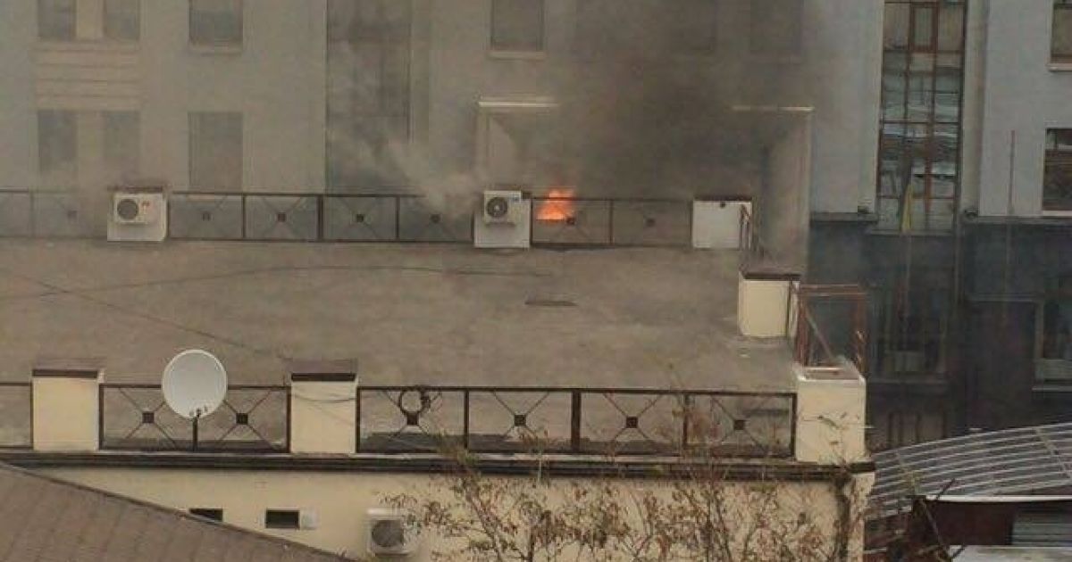 Пожежа сталася на першому поверсі закладу / © kiev.vgorode.ua