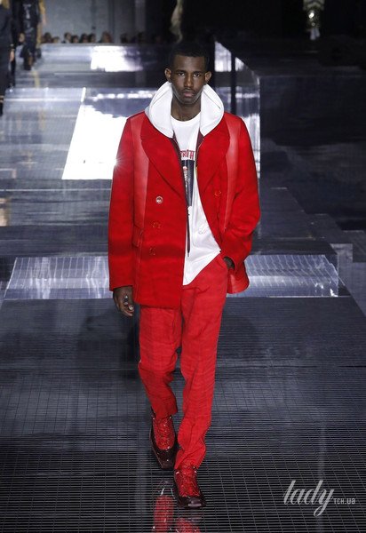 Коллекция Burberry прет-а-порте сезона осень-зима 2020-2021 / © East News