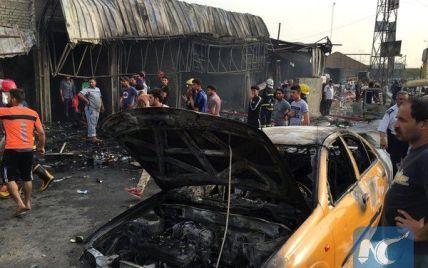 В Іраку потужний вибух біля мечеті забрав життя десятків осіб