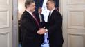 Порошенко розповів генсеку НАТО про ситуацію на Донбасі та реформи у секторі безпеки