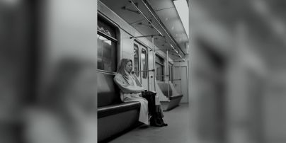 Тина Кароль спела в вагоне метро