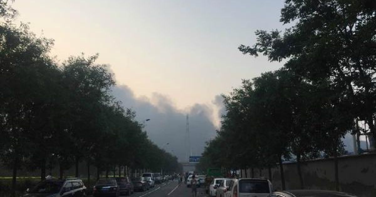 Последствия взрыва в 500 метрах от эпицентра. / © twitter.com/shanghaiist