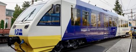 В "Укрзалізниці" показали рейкові автобуси для експресів до аеропорту "Бориспіль"