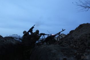 Порушення перемир’я бойовиками і двоє поранених військових. Як минула доба на Донбасі