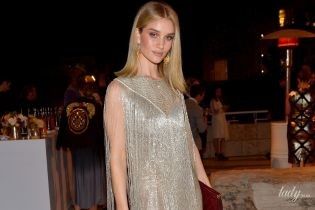 В платье от Givenchy: Рози Хантингтон-Уайтли пришла на церемонию в интересном наряде