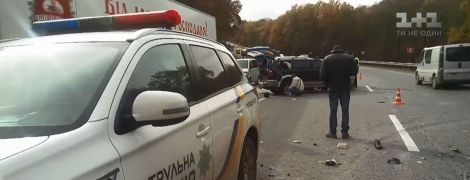 В Львове фуру занесло на джип: погиб мужчина